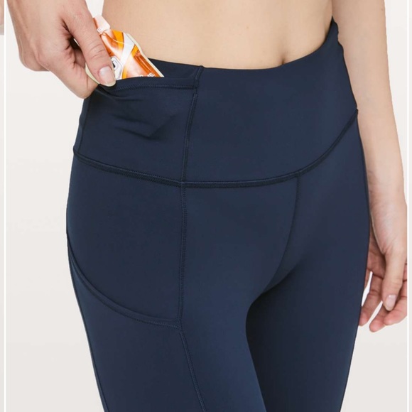 Lululemon Fast & Free Tight *Tall Non-Reflective 31"
True Navy size 4 VGUC - Picture 4 of 12